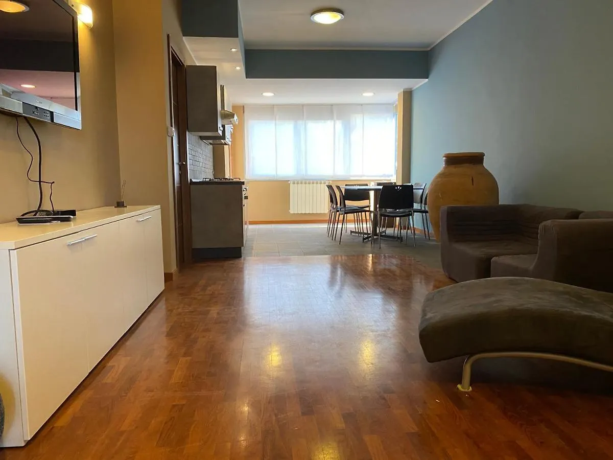 Casa Vacanze Eden 아치카스텔로 0*,  이탈리아